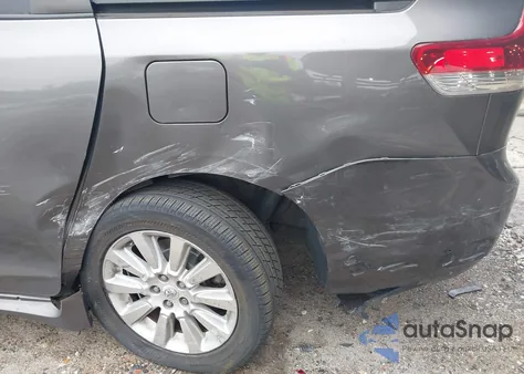 2011 Toyota Sienna Limited z USA, uszkodzony, nr VIN 5TDDK3DC8BS029389